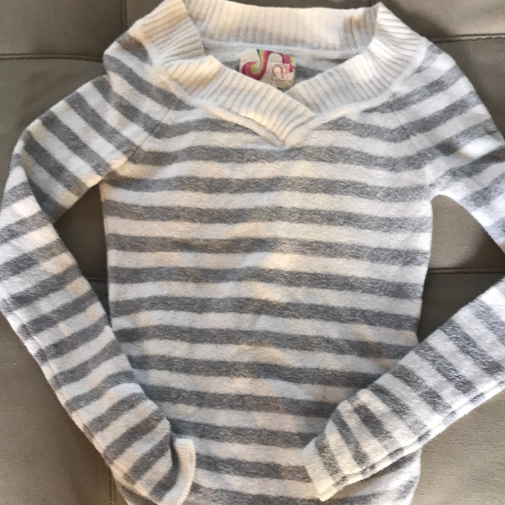 Cute lightweight OP sweater